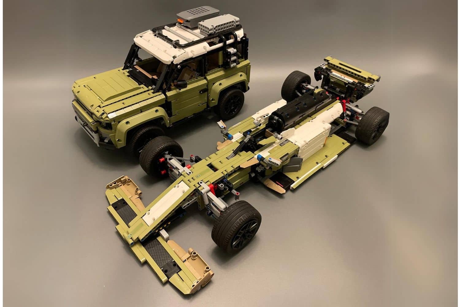 LEGO Technic Land Rover Defender Collector's Model Car 42110 