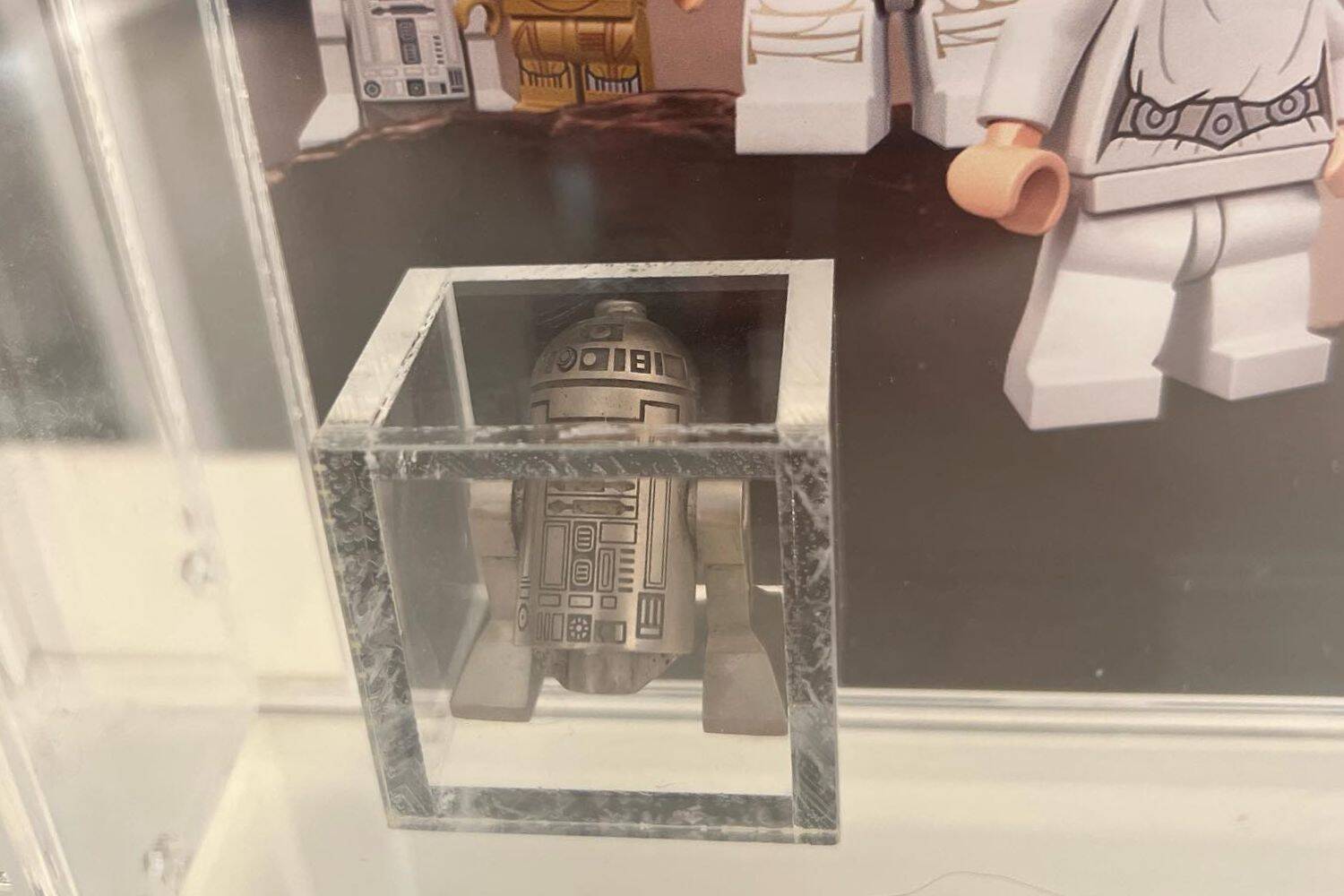 #4 Solid 18k White Gold R2-D2